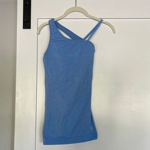 Sweaty Betty XS yoga top in beautiful blue one shoulder wide strap